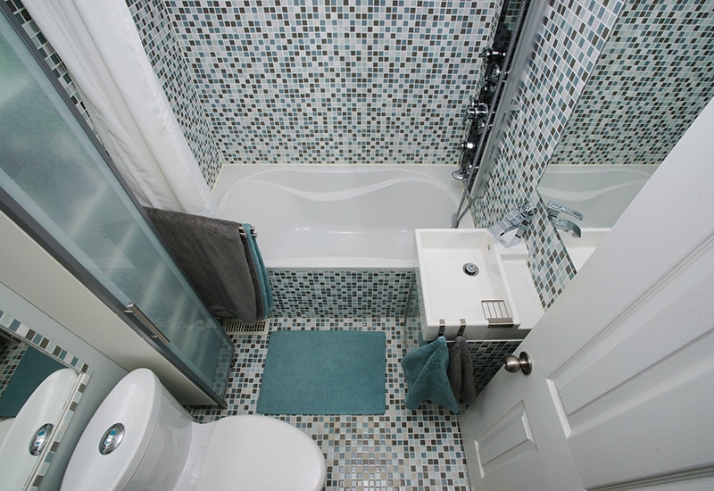 Small, modern bathroom interior.