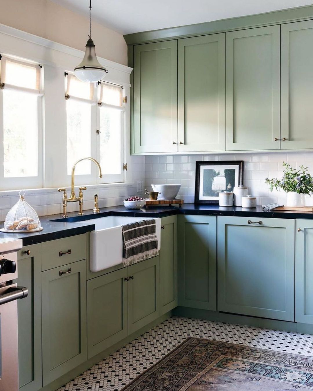 Kitchen tile ideas with green cabinets - 11 ways to complement the ...