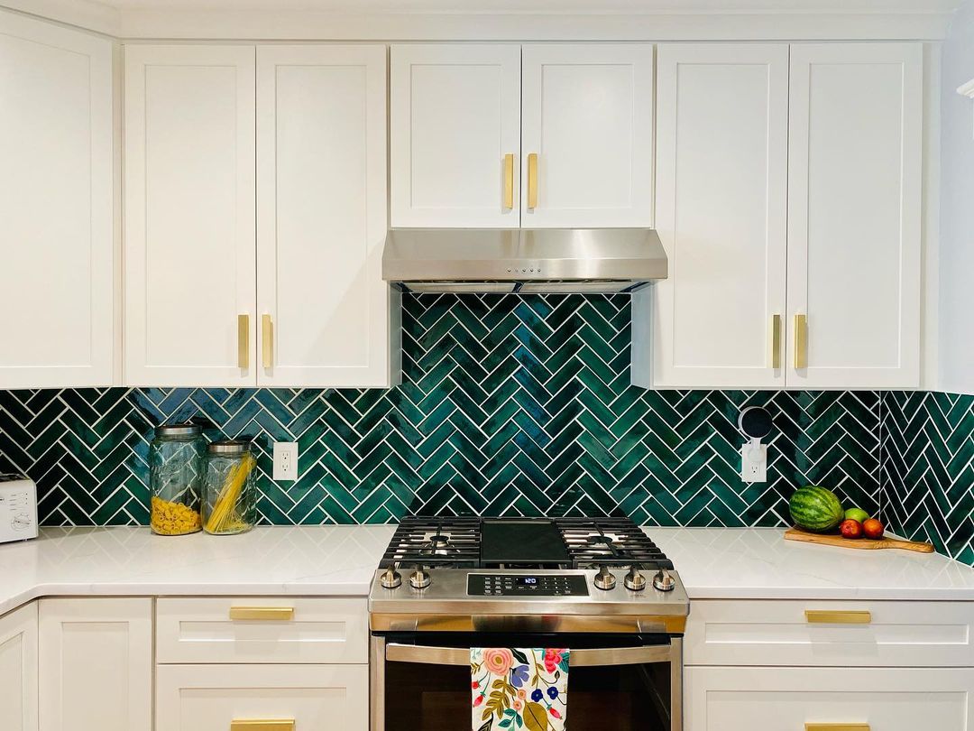 Kitchen tile ideas with white cabinets - 14 creative tiling solutions ...