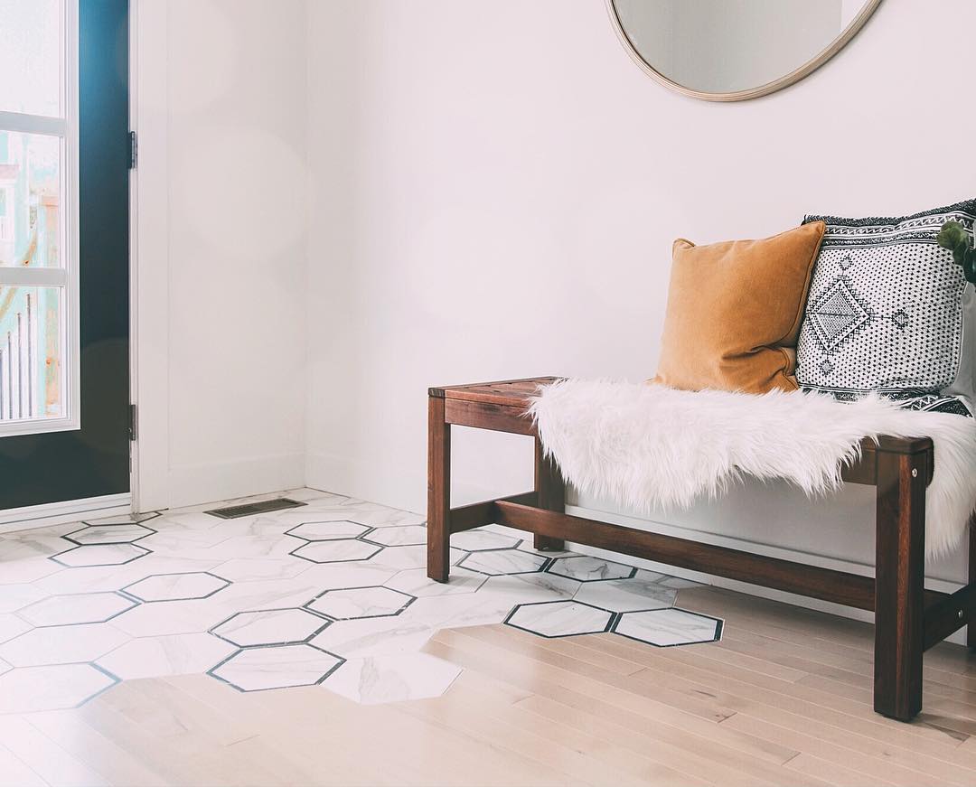 Hexagon tile-to-laminate floor transition