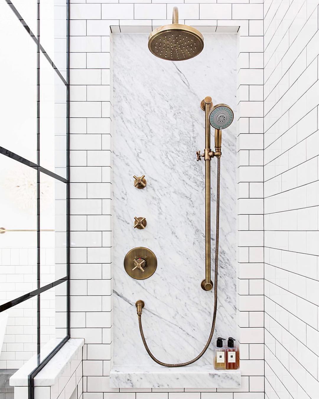 One of the main drawbacks of real marble tiles is their porosity.